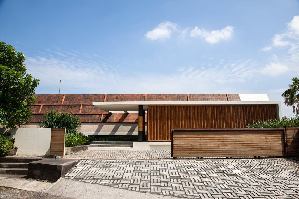 MODERNIST ARCHITECTURE VILLA